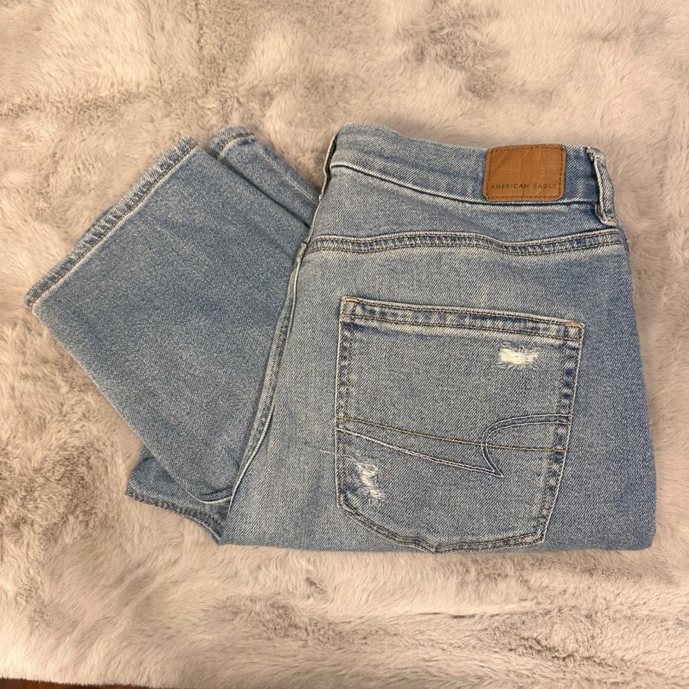 American Eagle Curvy Mom Jeans Size 12 Ripped Distressed Light Wash Denim